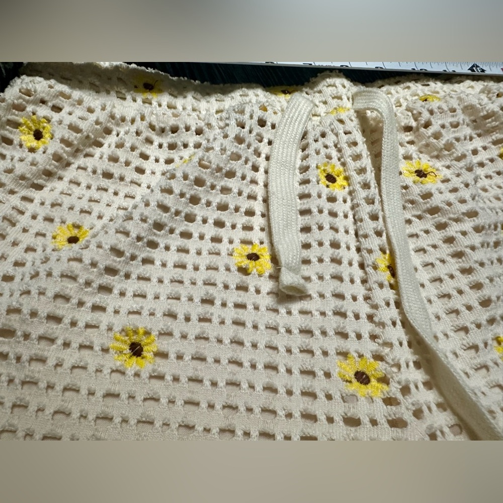 Double Lined Flower Patterned Shorts Large - image 3